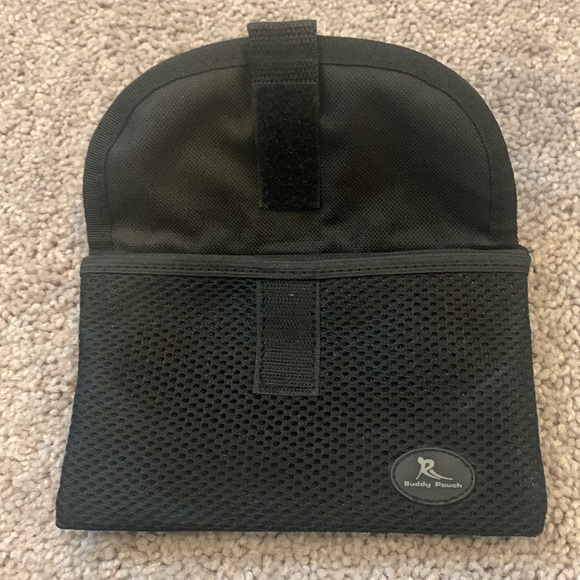 Running Buddy Magnetic Buddy Pouch – Beltless “No Bounce” Pouch / Waist Pack - Picture 10 of 12